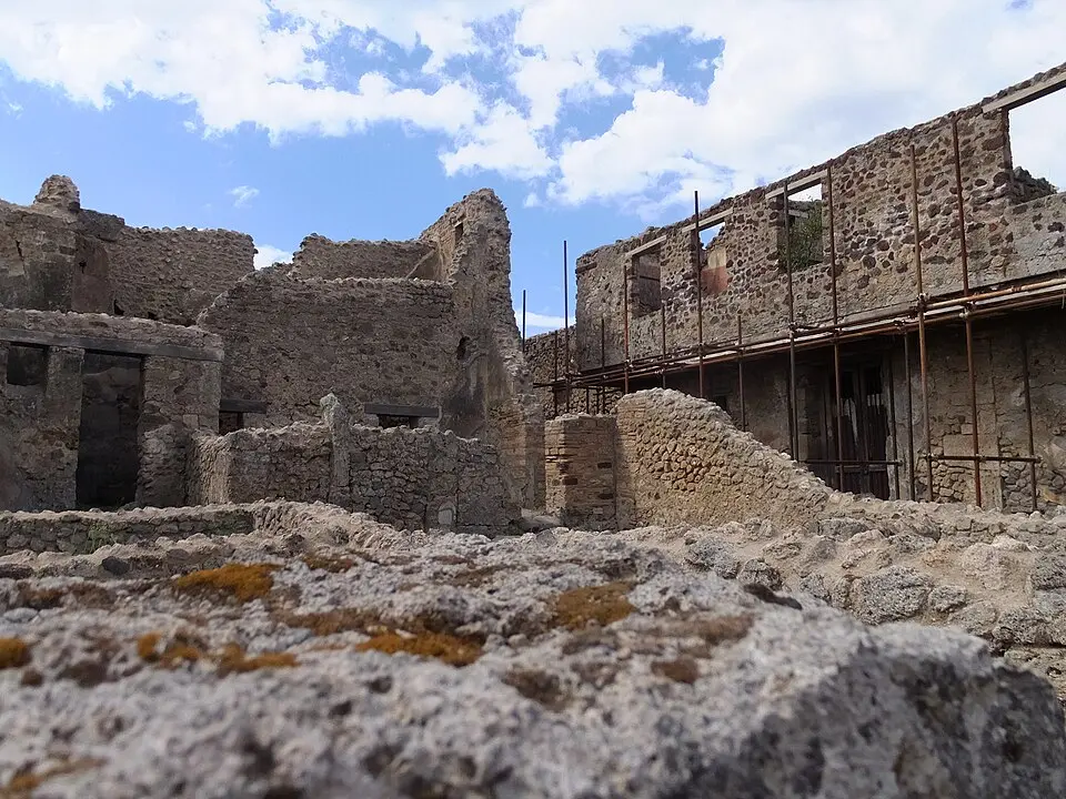 casa del Balcone Pensile (VII.12.28)