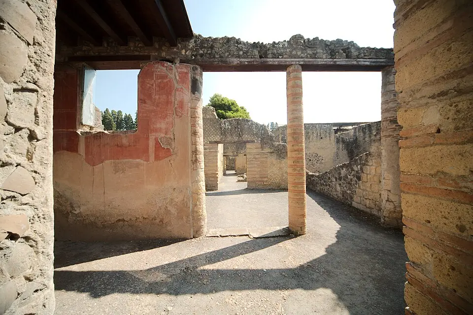 Alcove house