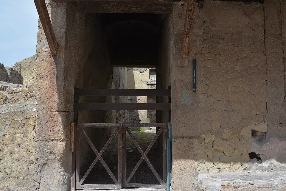 casa dell'ara laterizia