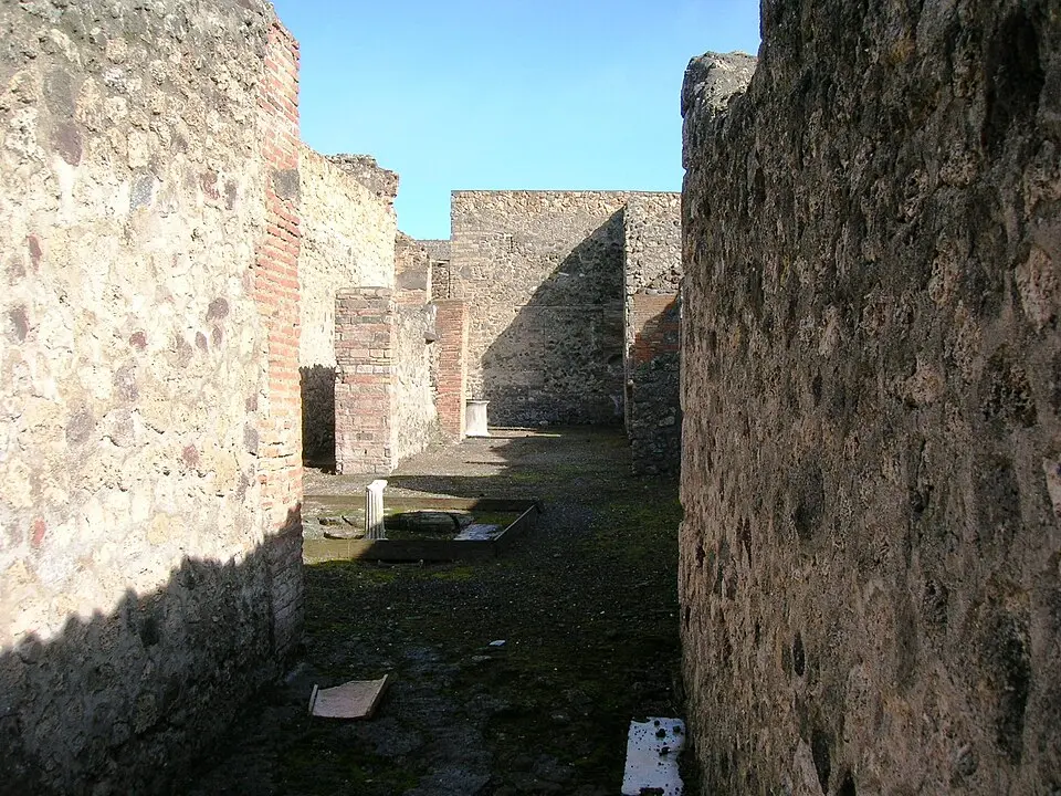 casa di Faustus (V.1.23)