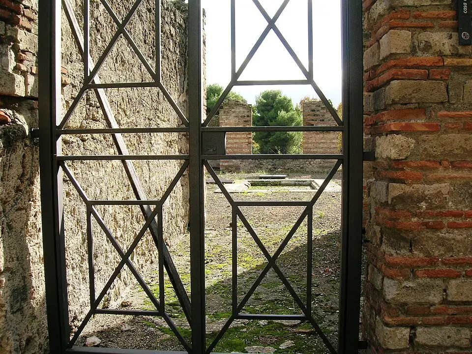 casa di Giuseppe II (VIII.2.39)
