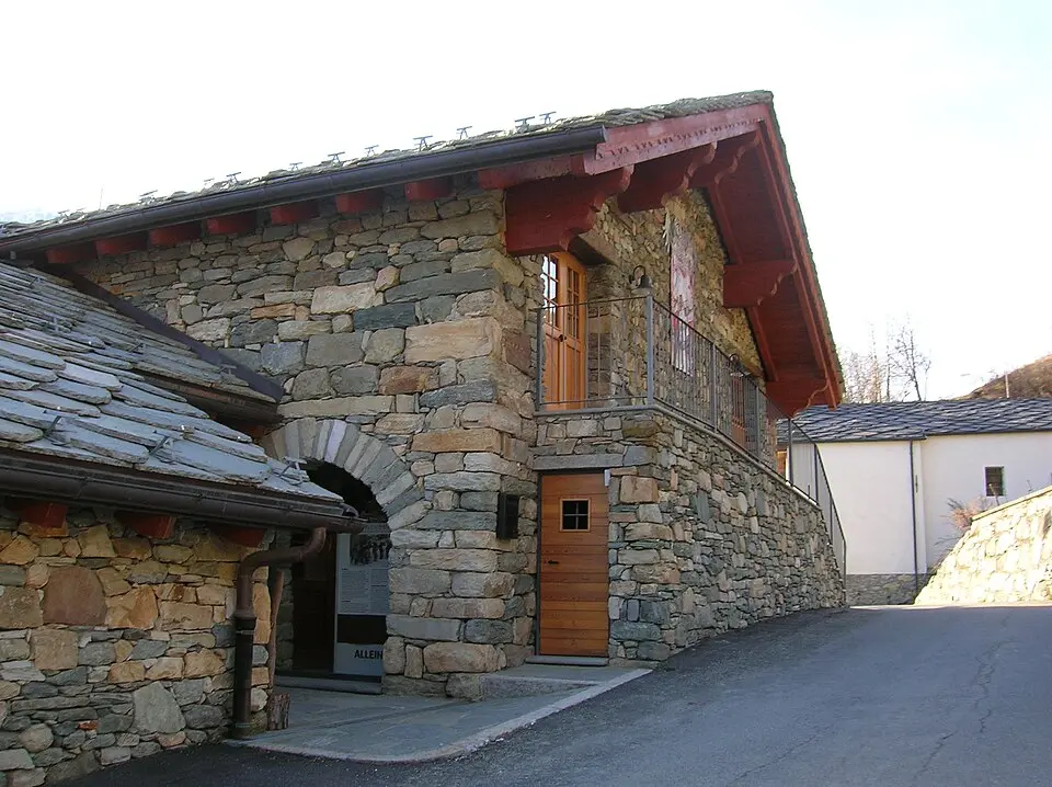 maison du carnaval de la Combe froide
