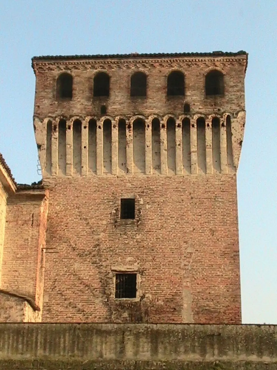 Image: Casalmaggiore Provincia · CC BY-SA 3.0 torrione Estense