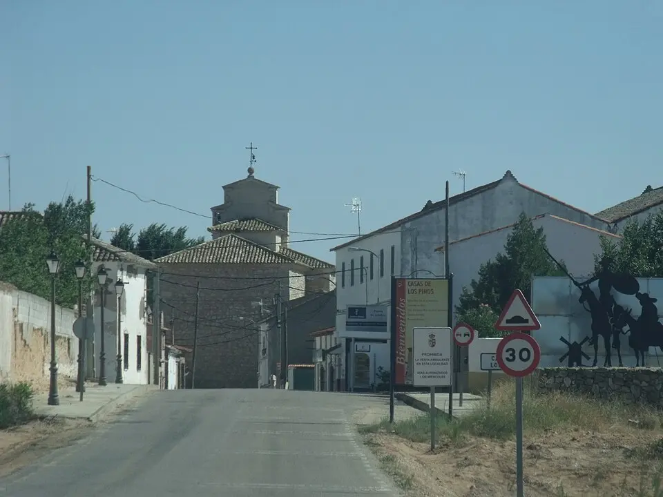 Bild: 19Tarrestnom65 · CC BY-SA 4.0 Casas de los Pinos