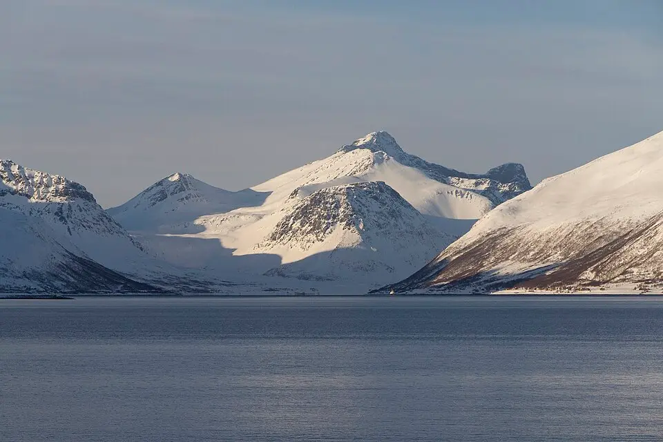 Arnøyhøgda