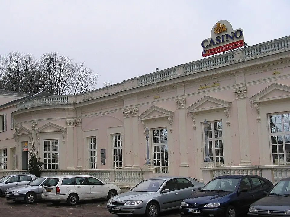 ancien casino de Pougues-les-Eaux