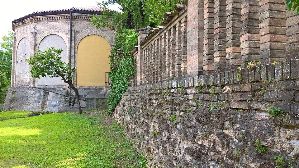 Walls of Castel Goffredo