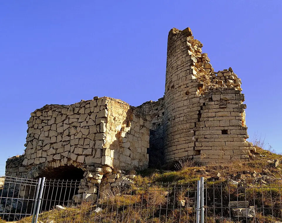 Slika: Angela Llop · CC BY-SA 2.0 Castillo de Alta-riba