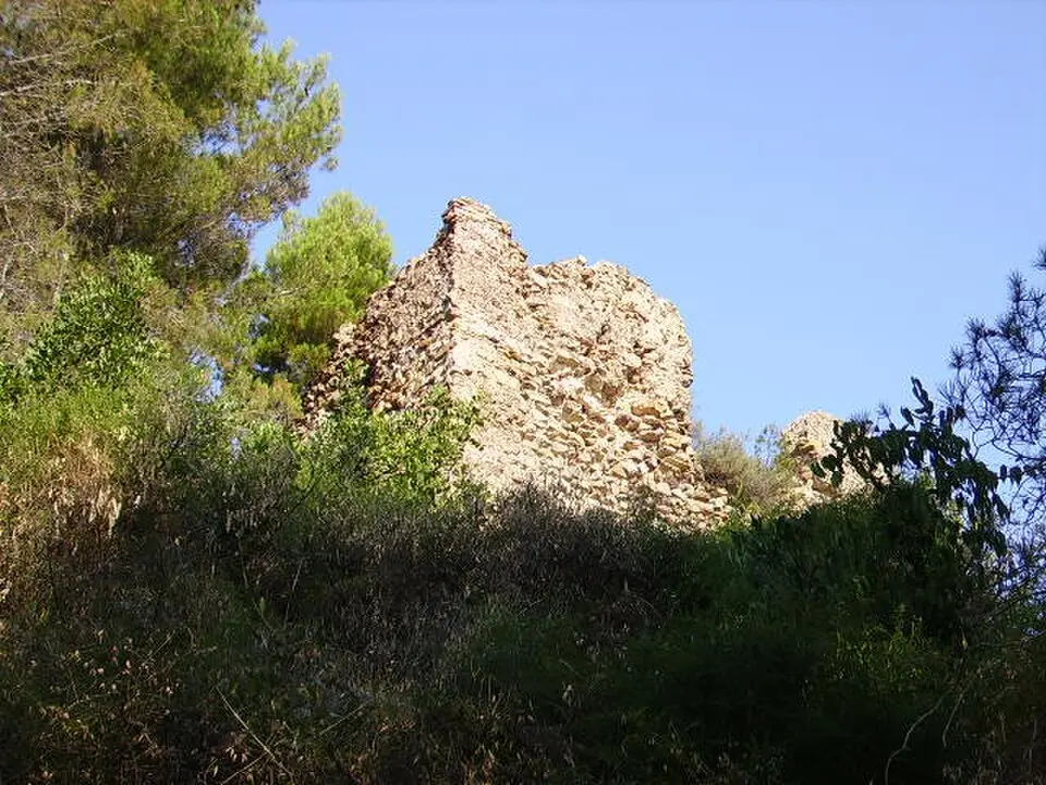 Image: Albertvillanovadelmoral · CC BY-SA 3.0 ES Castle of Eslida