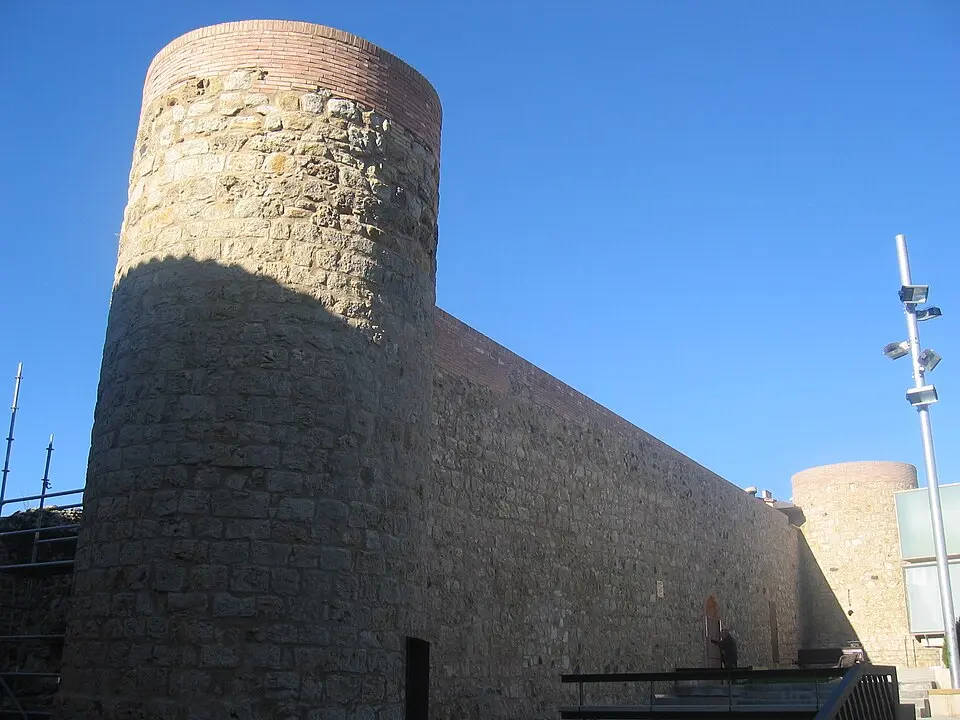 Castillo de Caldas Puig de Sant Grau)''