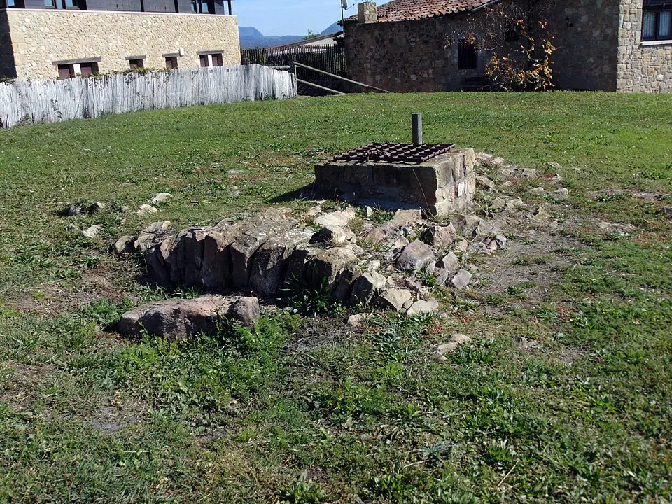 Castillo y recinto del Mallol