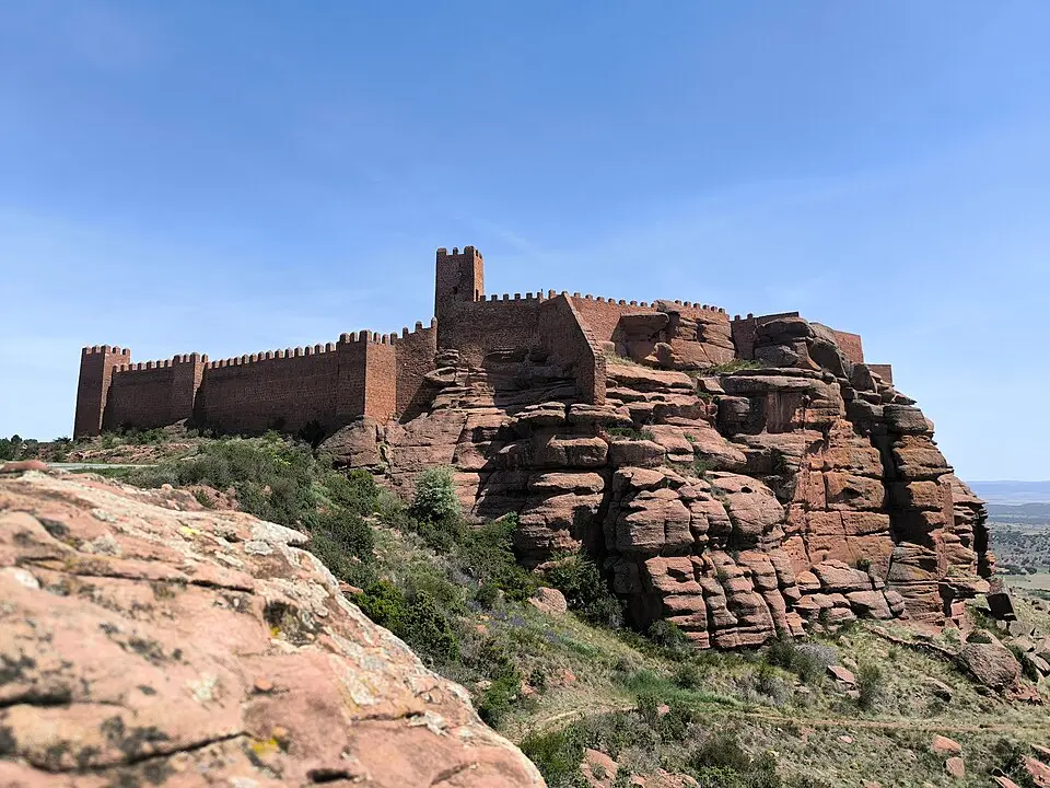 Image: Pitxiquin · CC BY-SA 4.0 château de Peracense