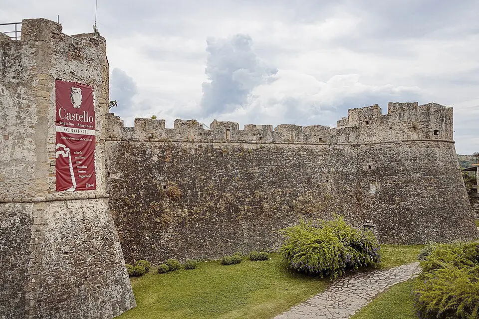 Castello angioino-aragonese