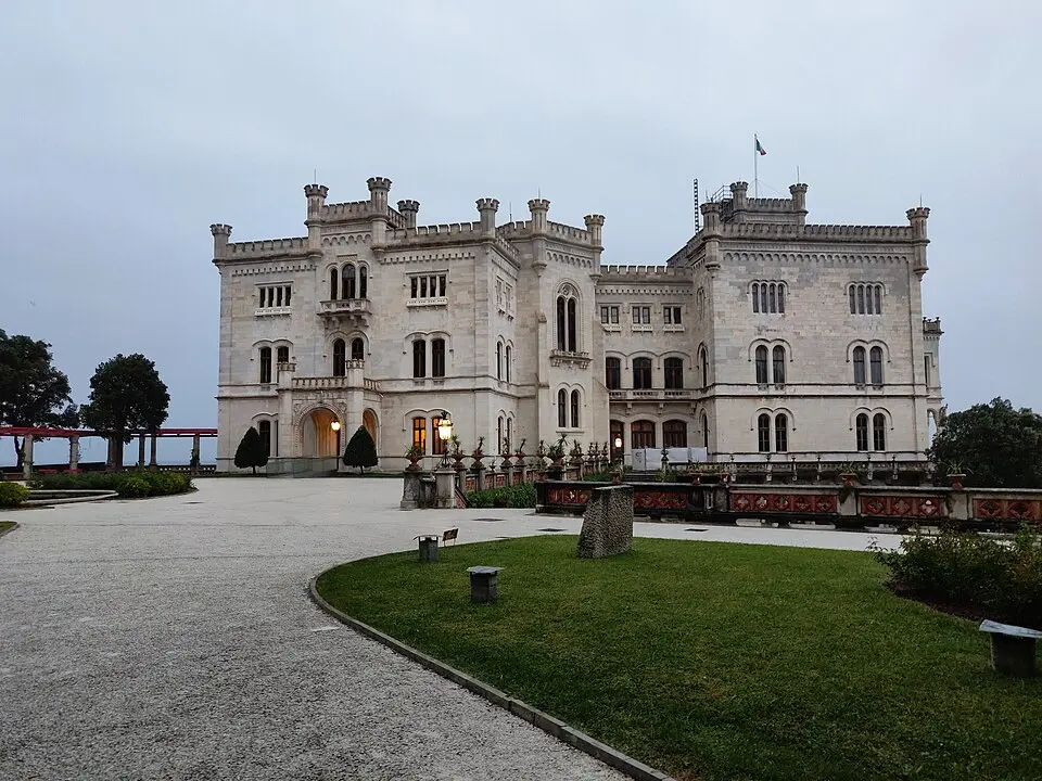 Image: Michał Bulsa · CC BY-SA 4.0 château de Miramare