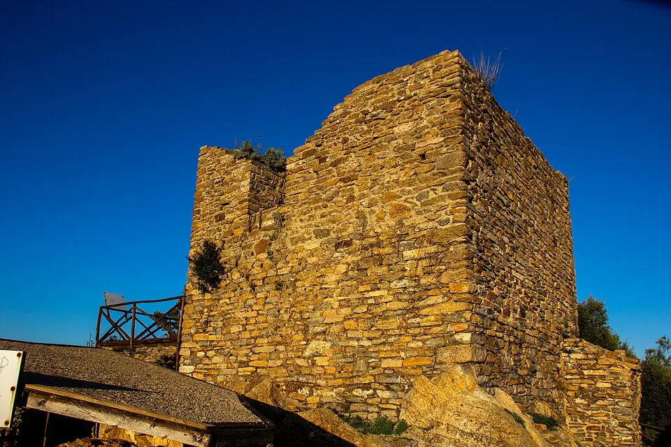 Obrázok: Photograph by Mike Peel (www.mikepeel.net). · CC BY-SA 4.0 Castello di Sassai