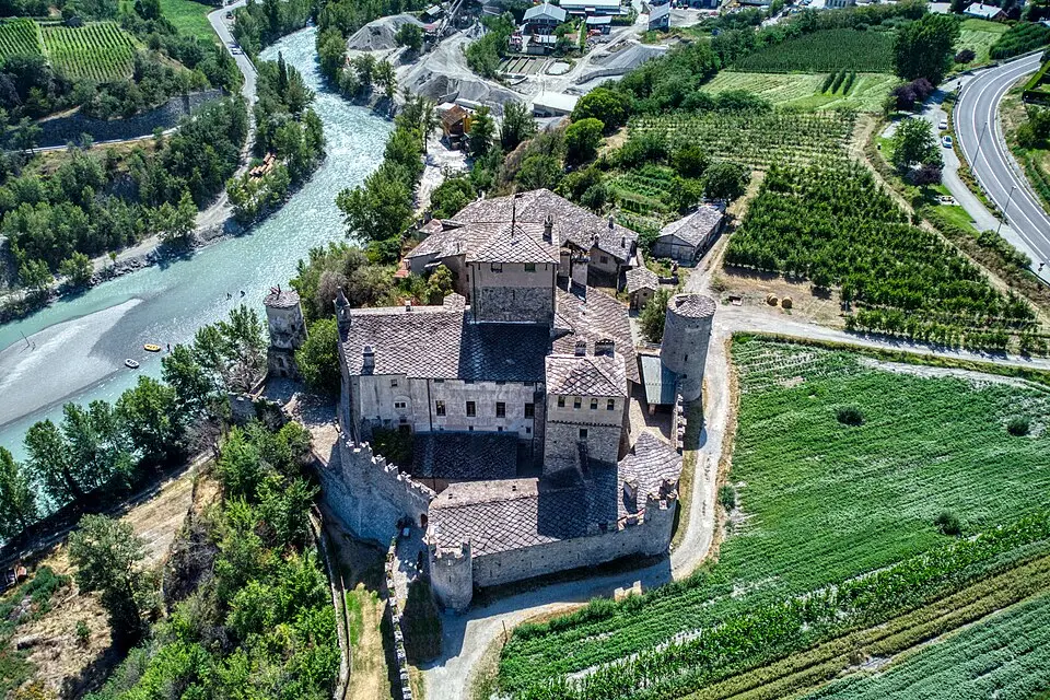 castello Sarriod de la Tour