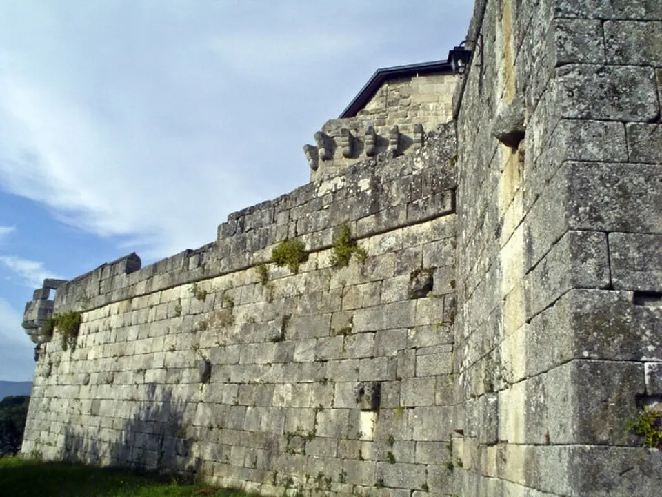 Slika: Lansbricae · CC BY-SA 3.0 Castillo de Maceda