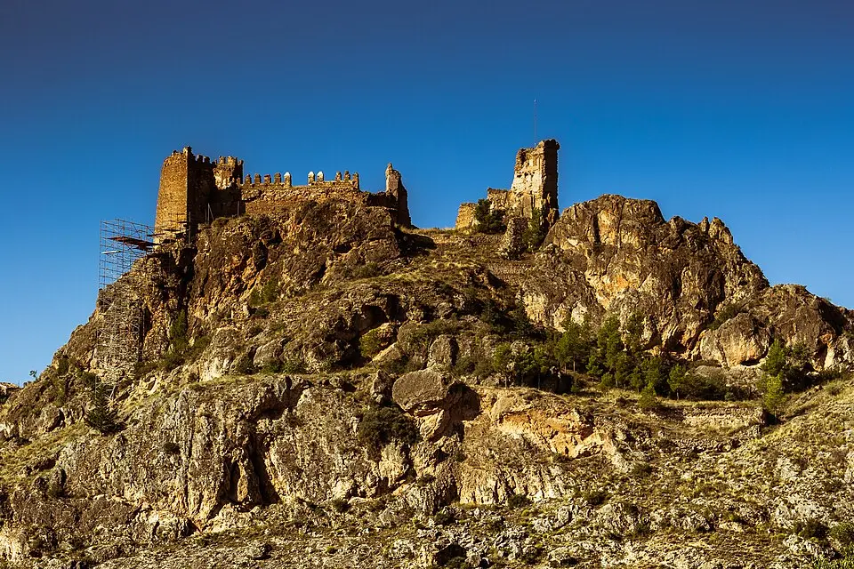 Image: Magnificus · CC BY-SA 4.0 Castle of Arandiga