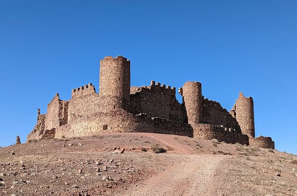 Obrázok: Rodelar · CC BY-SA 4.0 Castillo de Almonacid