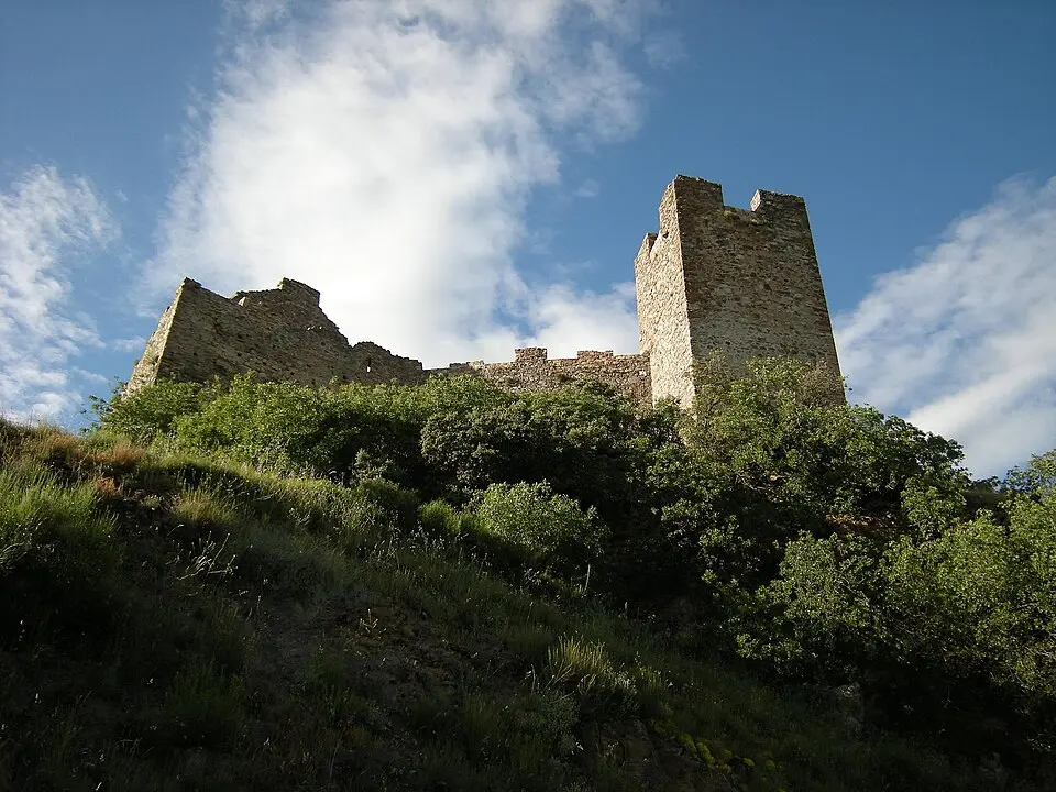 Image: José Antonio Gil Martínez · CC BY 2.0 Cornatel Castle