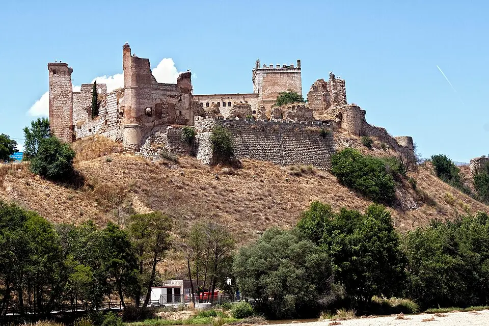 Obrázok: Jim Anzalone · CC BY-SA 2.0 castillo de Escalona