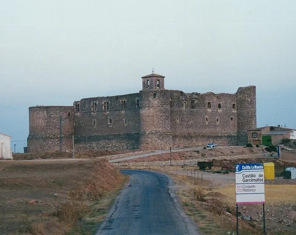 Obrázok: Gerardo Valero · CC BY-SA 3.0 Castillo de Garcimuñoz