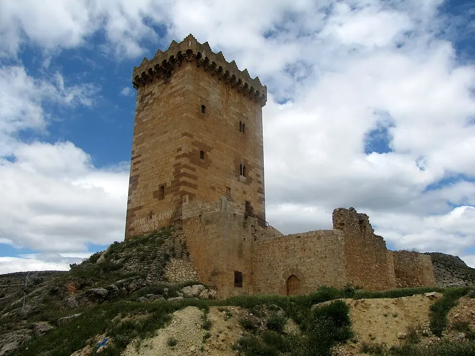 Image: Jezhotwells · CC BY-SA 3.0 Torre-castillo de los Señores