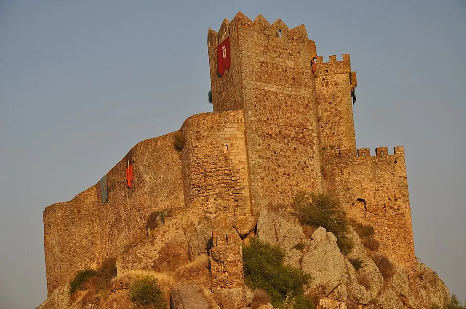 Castillo y restos de fortificación de Alburquerque