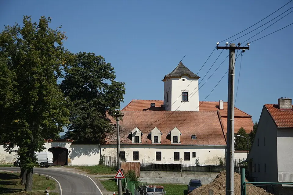 Obrázok: Jiří Sedláček · CC BY-SA 4.0 zámek Černá