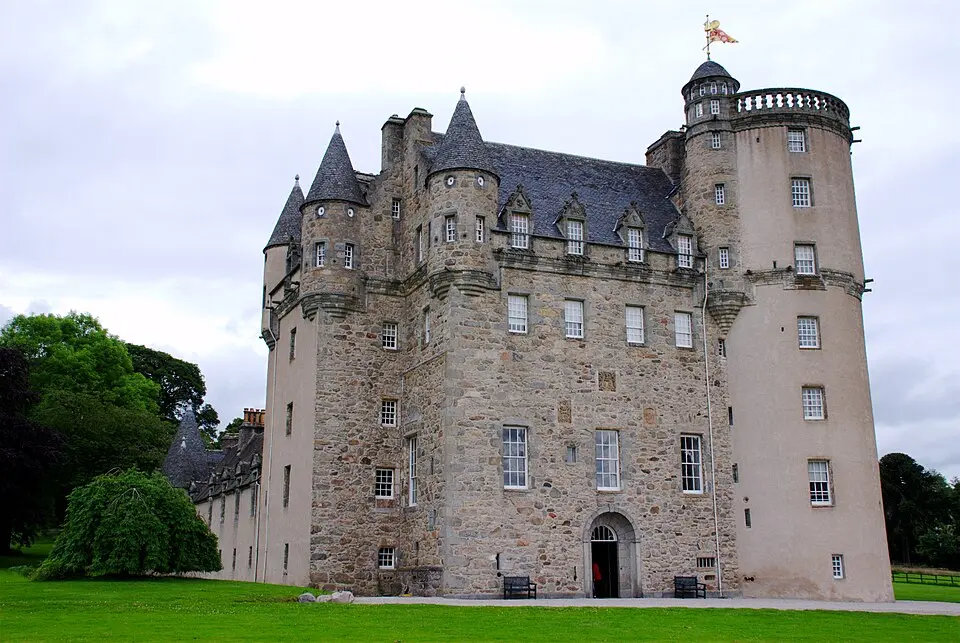 Image: Karora · Public domain Castle Fraser