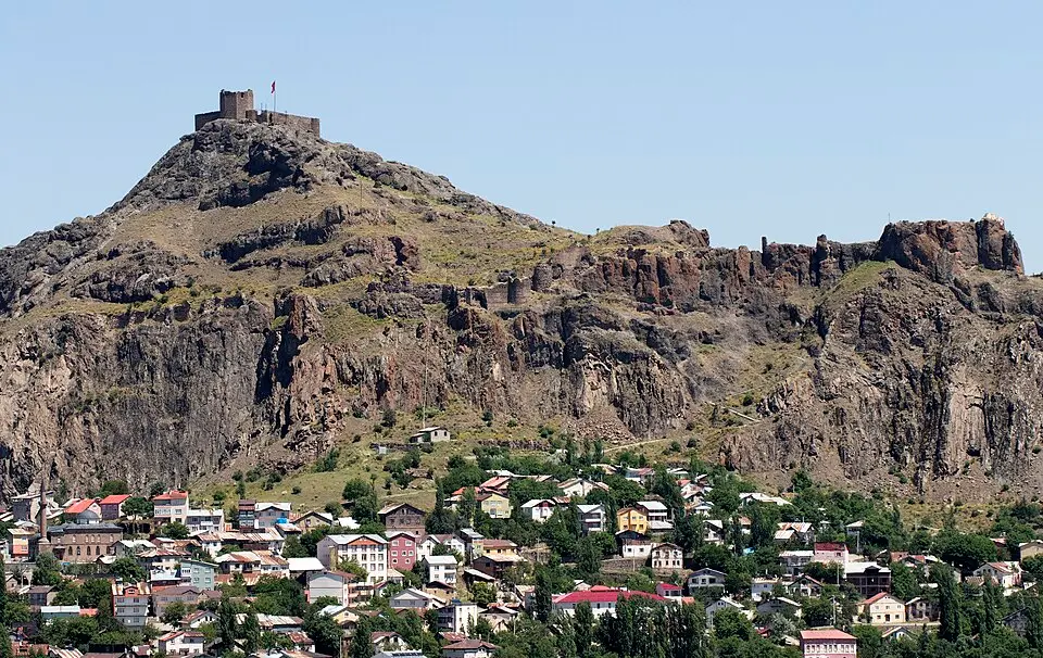 Şebinkarahisar Kalesi
