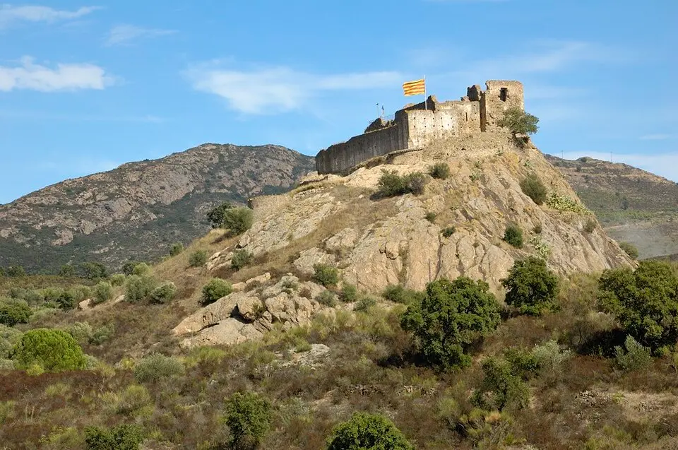 Obrázok: Doronenko · CC BY-SA 3.0 Castillo de Quermançó