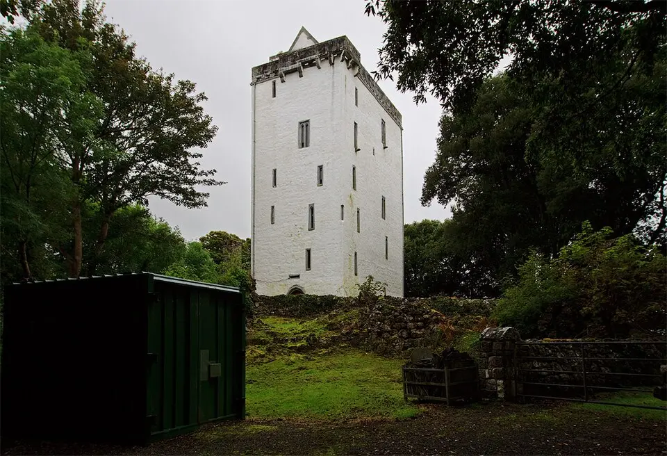 Ardamullivan Castle