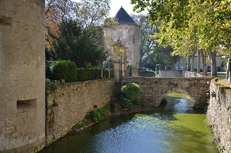 Slika: Christian Viala · CC BY-SA 3.0 château d'Hauterive