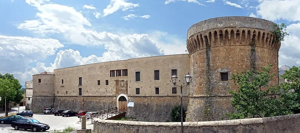 castello aragonese