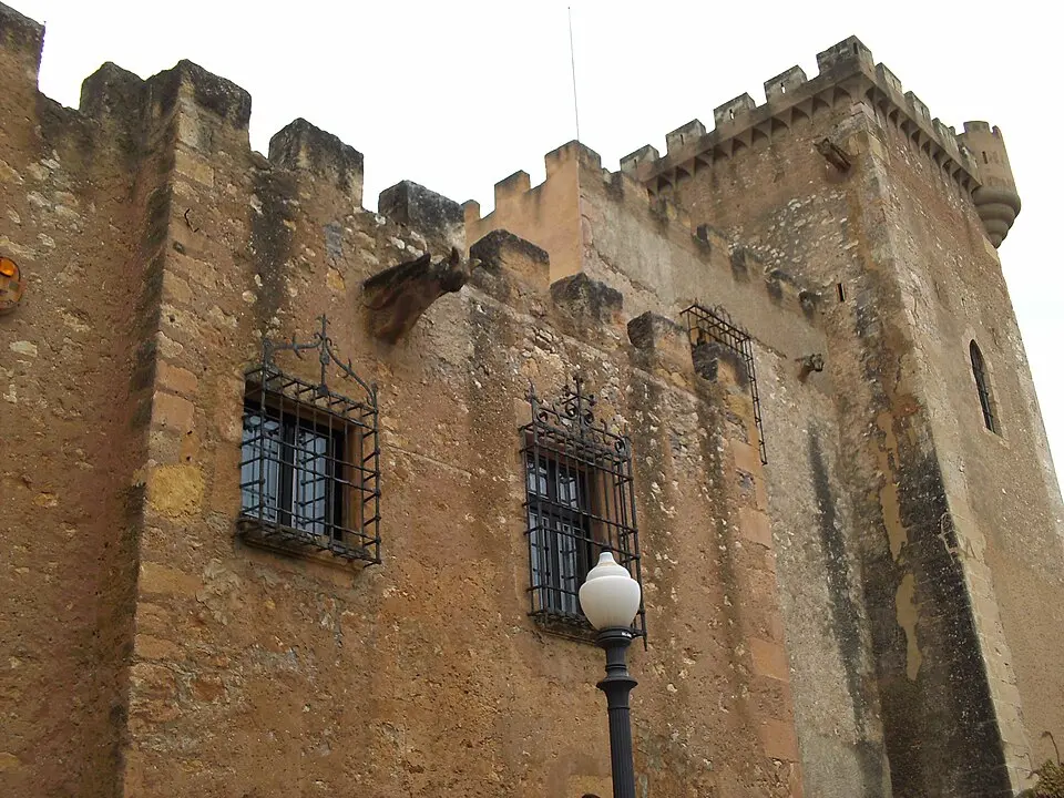 Image: Future75 · CC BY 3.0 Castell de Ferran