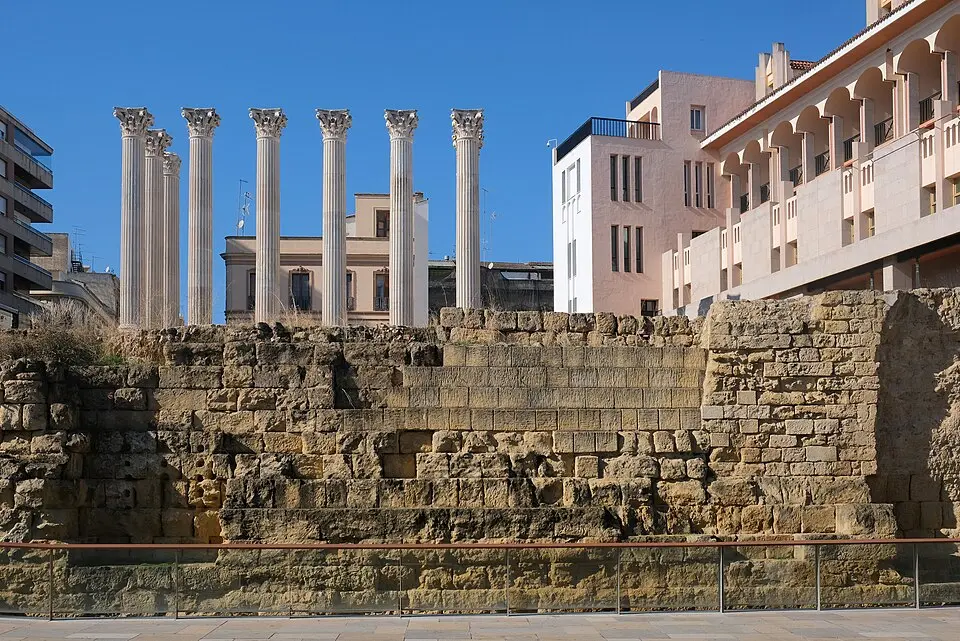 Templo romano de la calle Claudio Marcelo
