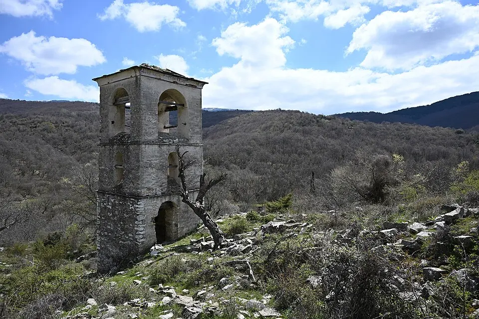 Καρυές