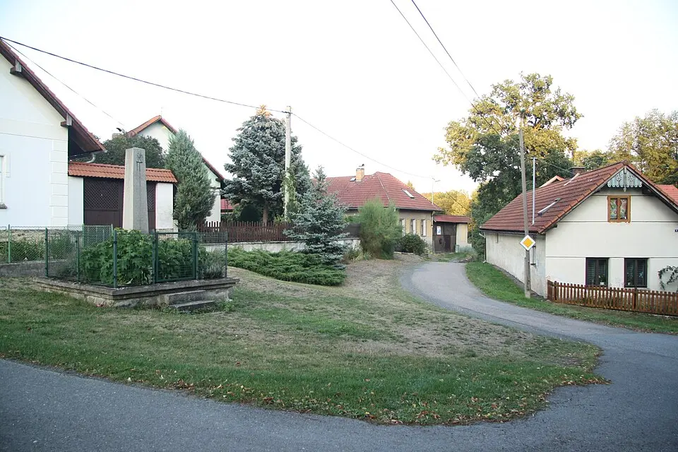 Slika: Jiří Sedláček · CC BY-SA 4.0 Martinice u Dolních Kralovic