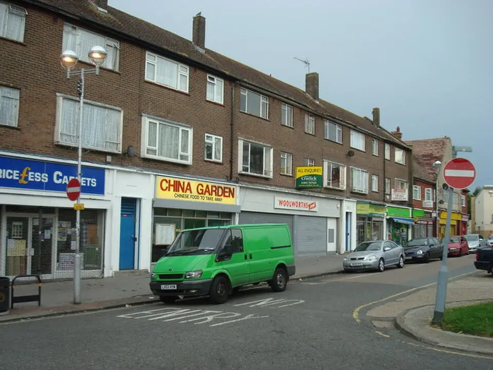Image: Stacey Harris · CC BY-SA 2.0 New Addington