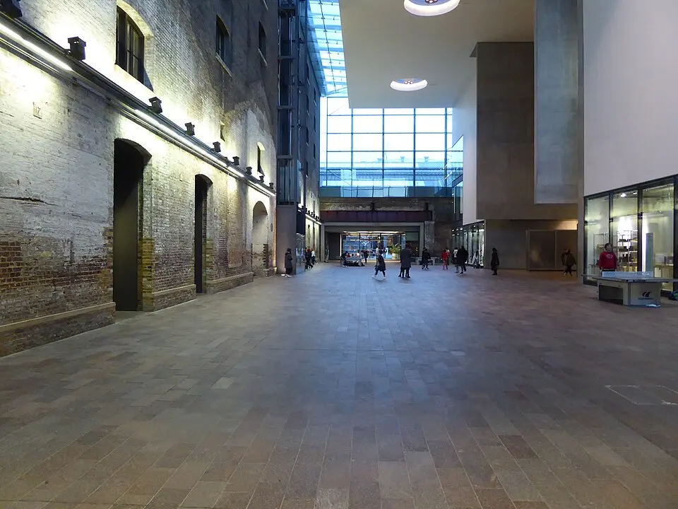 Central Saint Martins College of Art and Design