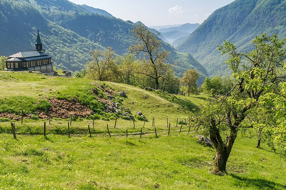 Cerkev sv. Duha, Zatolmin
