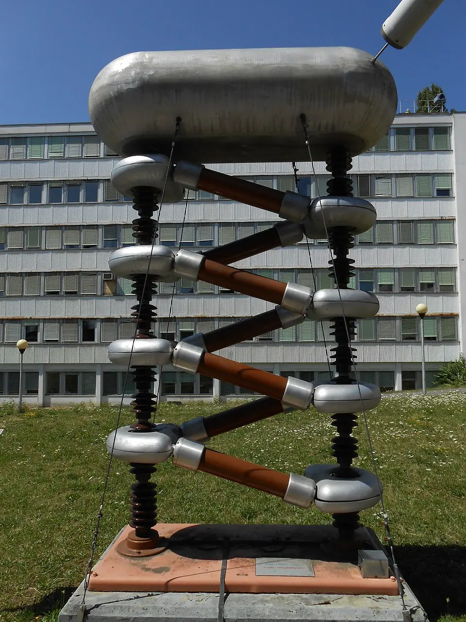 Image: MarsPF2 · CC BY-SA 3.0 Microcosm
