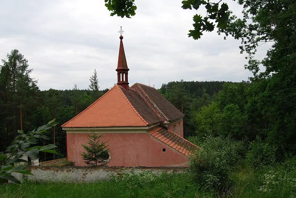Image: Richenza · CC BY-SA 3.0 Červená
