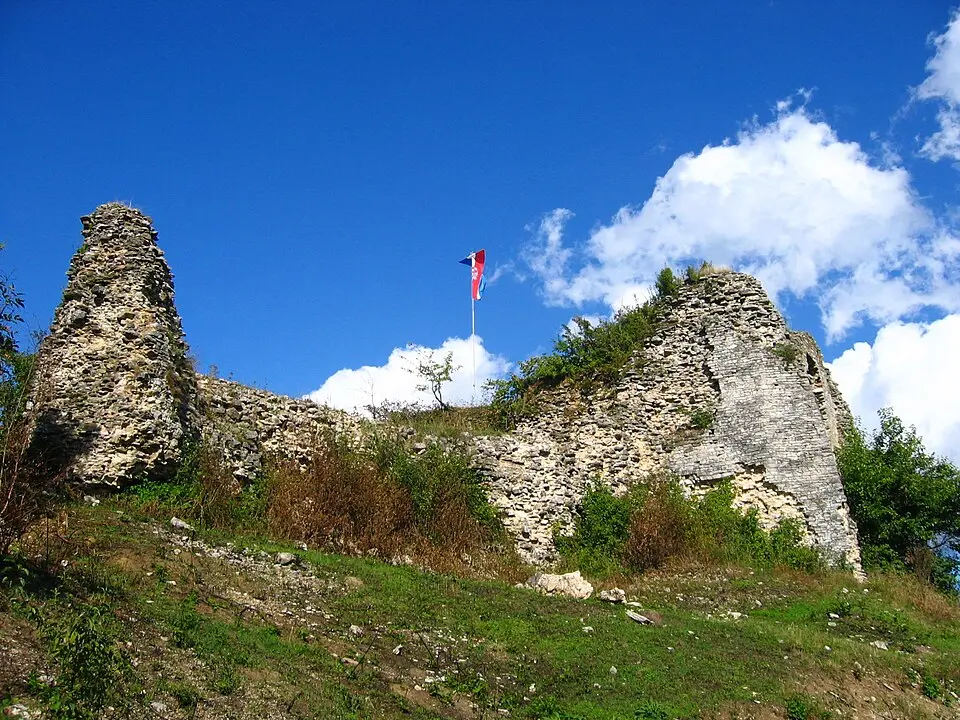 Obrázek: Neoneo13 · Public domain Cetinský hrad