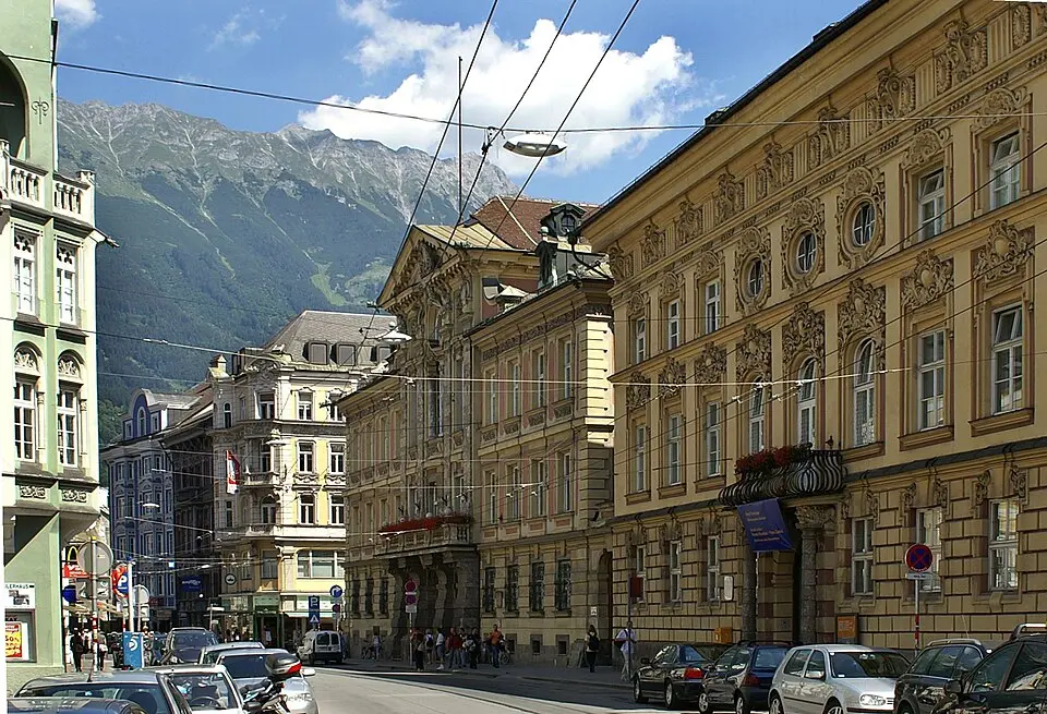 Image: böhringer friedrich · CC BY-SA 2.5 Palais Fugger-Taxis