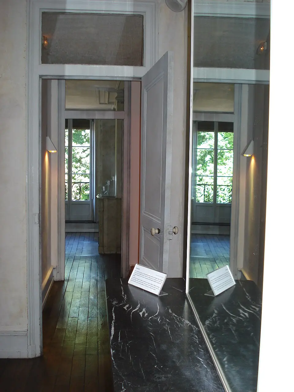 La Maison des Ailleurs