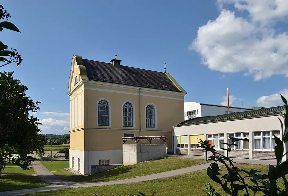 Image: Herzi Pinki · CC BY-SA 3.0 AT Kapelle des Altenpflegeheimes Clementinum