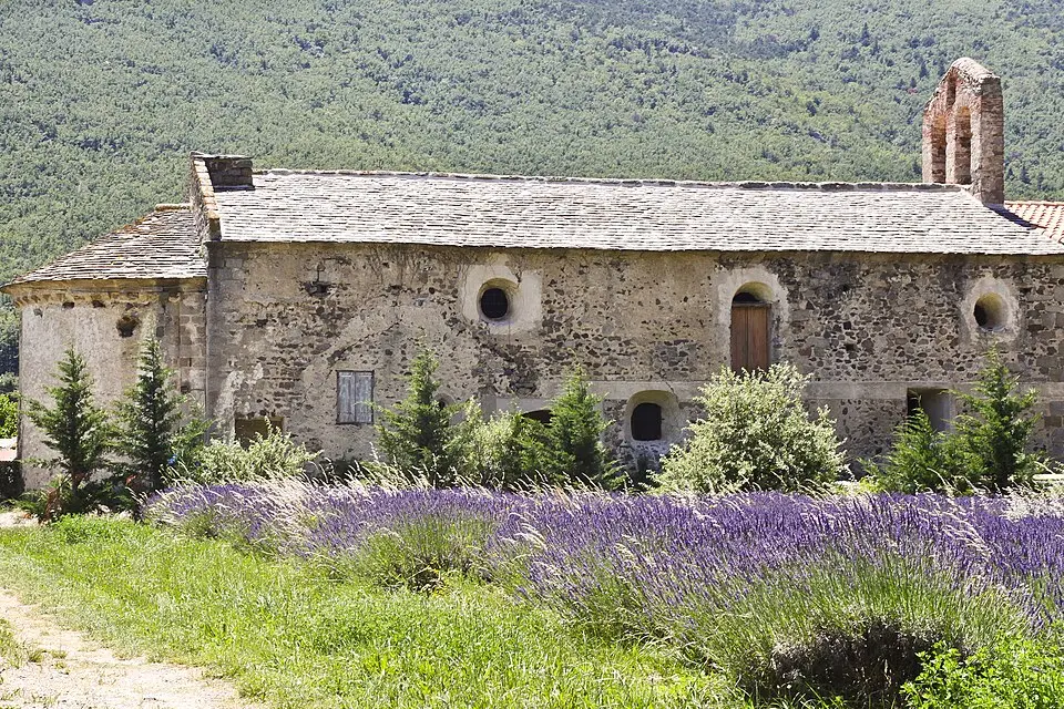 Obrázok: Meria z Geoian · CC BY-SA 3.0 chapelle Notre-Dame de Corbiac