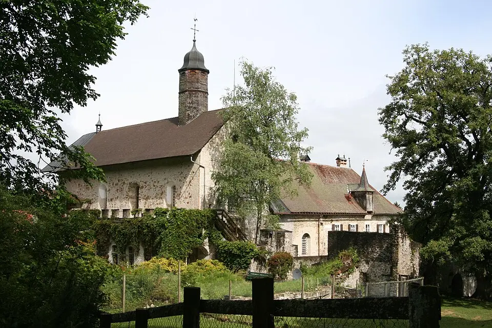 Ehemalige Kartause de la Part-Dieu mit Torhaus und Kapelle, ehemaliges Mönchshaus und Ruinen der Mühle